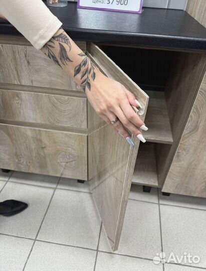 Кухня с пеналами в наличии