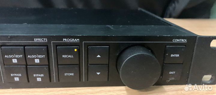 Процессор эффектов TC Electronic M-One