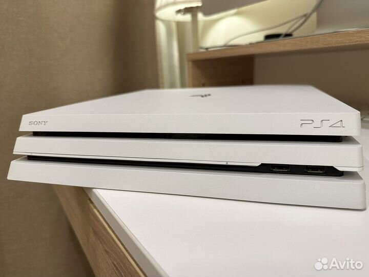 Sony PlayStation 4 Pro 1Tb (CUH-7108B) Белая
