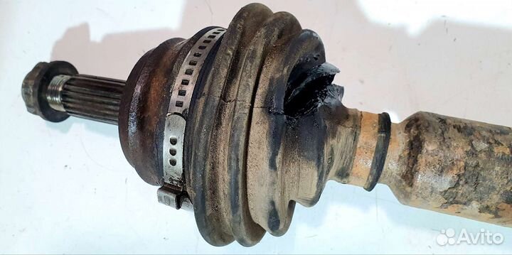 Привод правый Volkswagen Passat B3