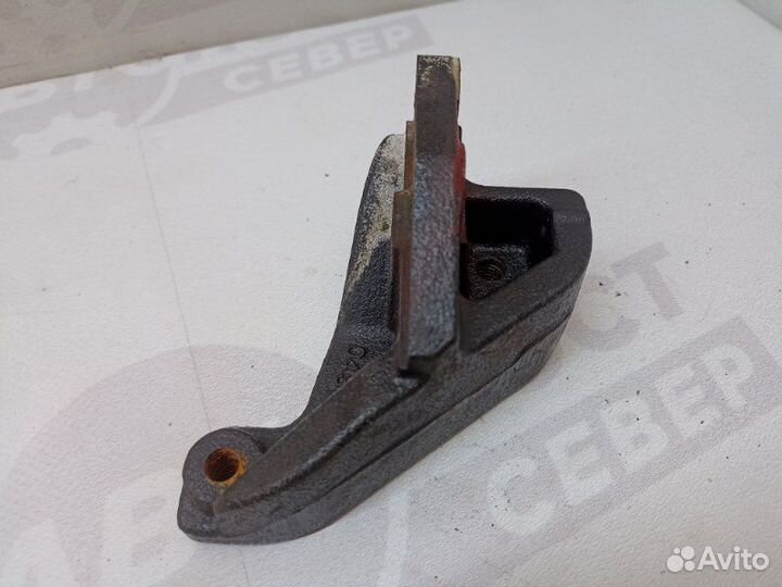 Кронштейн опоры двигателя правый Nissan Cube Z11