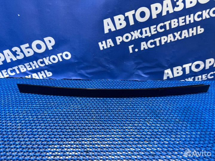 Направляющая стекла двери Bmw E65 седан 2003