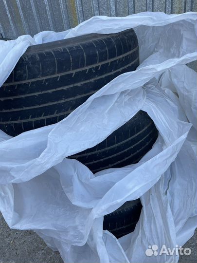 Yokohama dB Decibel E70B 215/55 R17