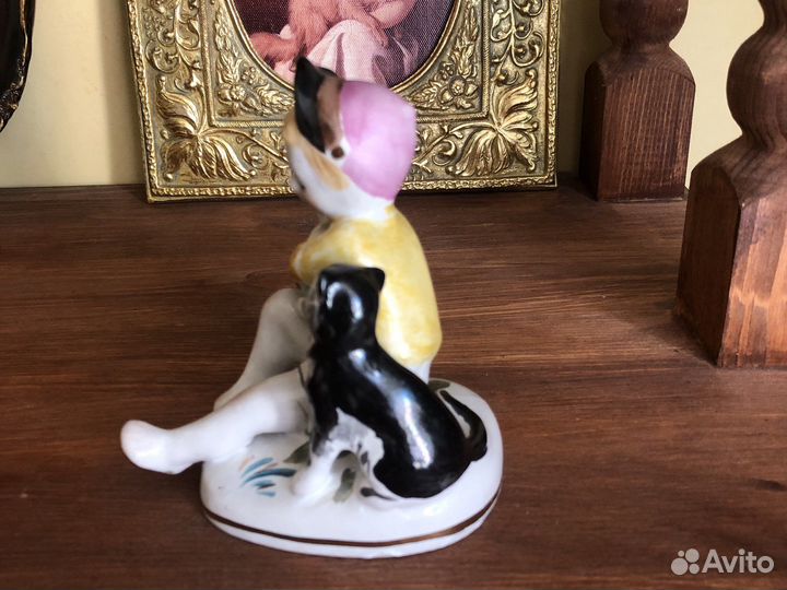 Фарфоровые статуэтки