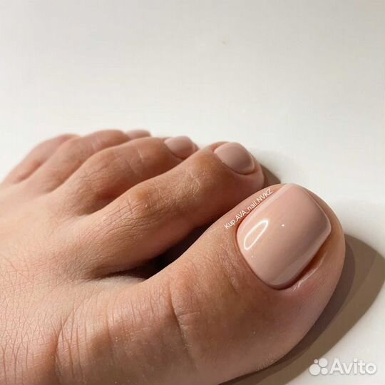 Маникюр и педикюр