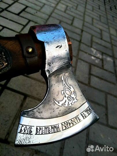 Красивый топор