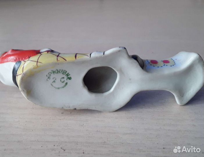 Фарфоровая статуэтка клоун