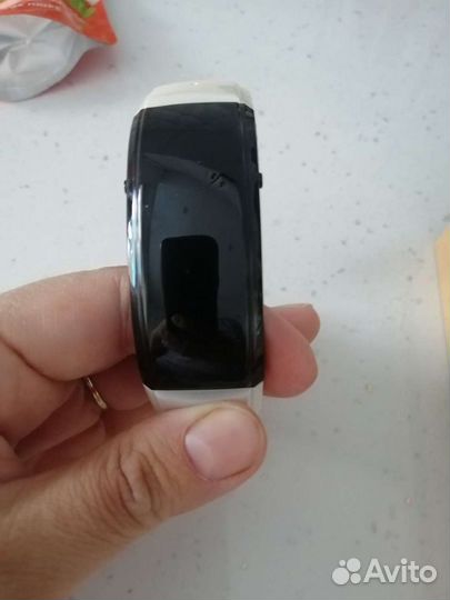 Блютуз браслет