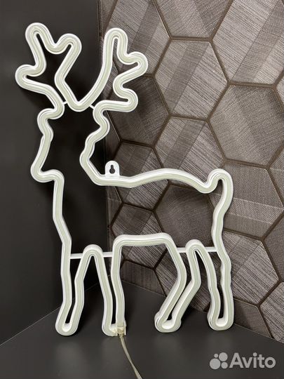 Новогодняя неоновая вывеска «Олень»