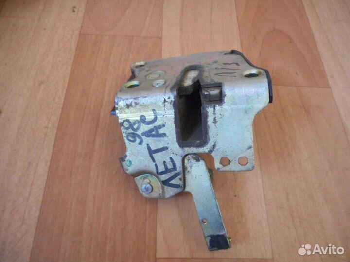 Замок двери сдвижной левой Toyota Lite Ace (96-07 года) KR41,KR42,KR52,CR41, CR51,CR42,CR52