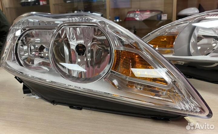 Форд Фокус 2 фара хром левая новая 2007-2011