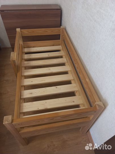 Детская кровать из массива липы