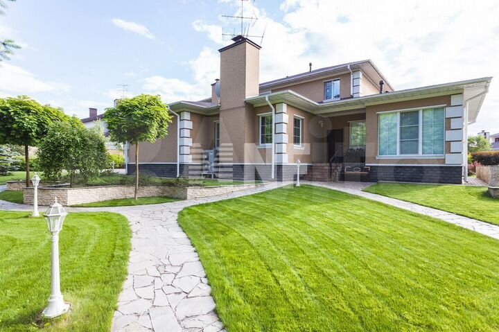 Дом 370,2 м² на участке 30 сот.