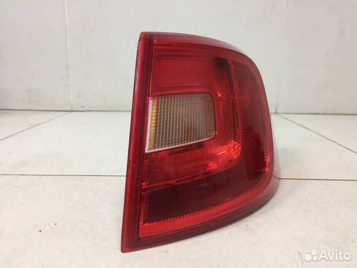 Фонарь задний наружный правый Volkswagen Jetta 5K