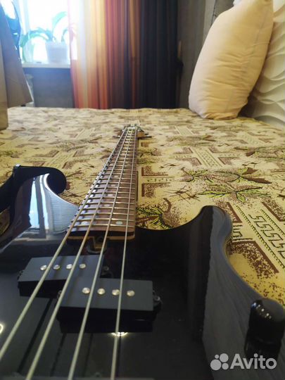 Басс гитара Yamaha