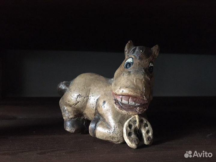 Статуэтка фигурка лошадь подкова