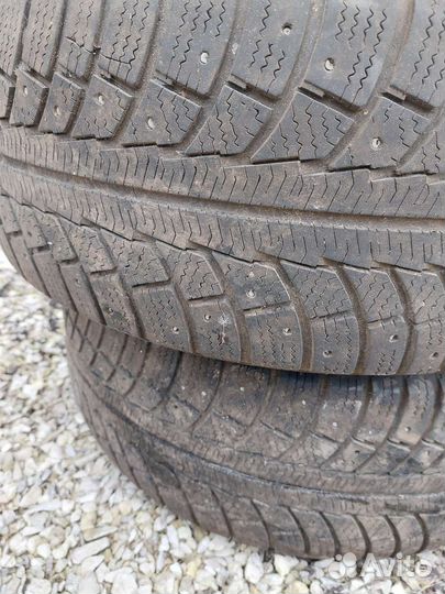 Gislaved Nord Frost 5 235/55 R17