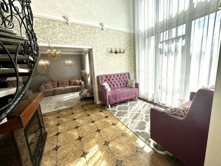 Коттедж 220 м² на участке 9 сот.