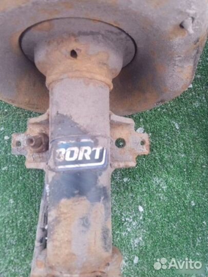 Амортизатор пружина передний Renault Laguna 1999