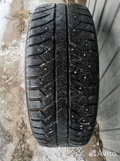 Bridgestone Ice Cruiser 7000 265/65 R17