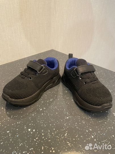 Кроссовки для мальчика черные