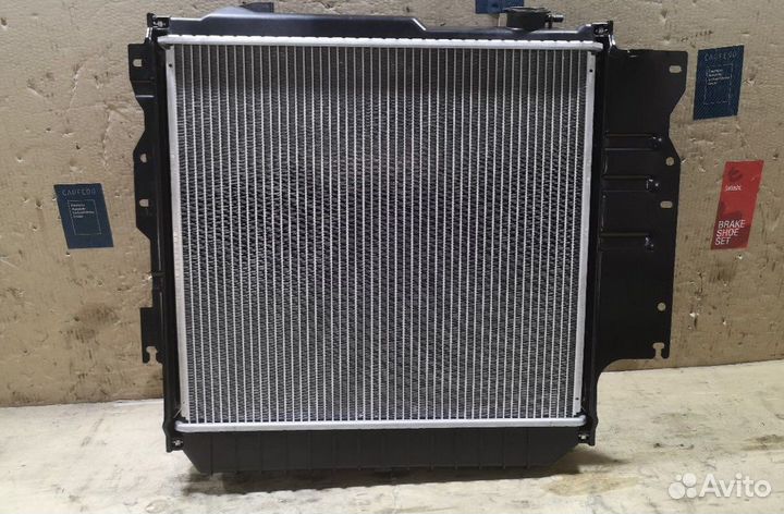Радиатор двс Jeep Wrangler 2004 год