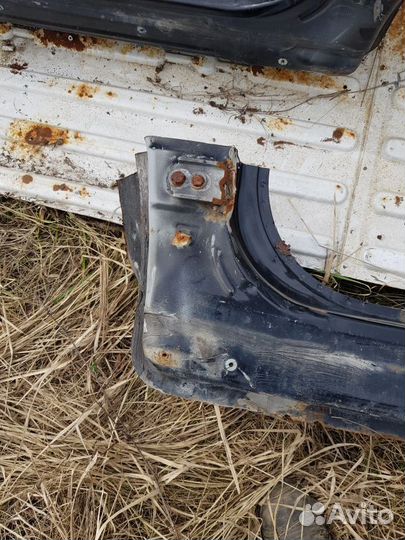 Порог левый Nissan Tiida