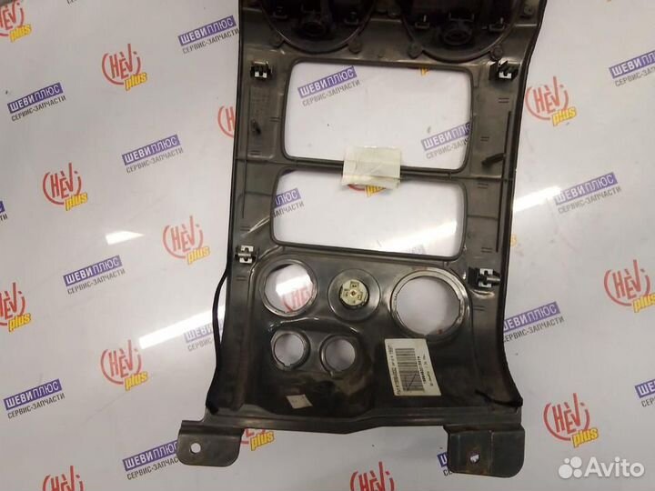 Накладка торпеды центральная GMC Envoy