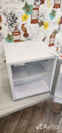 Мини холодильник в отличном состоянии