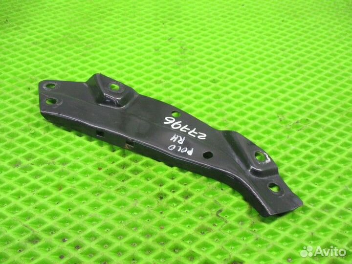 Кронштейн фары правый Volkswagen Polo 5 MK5