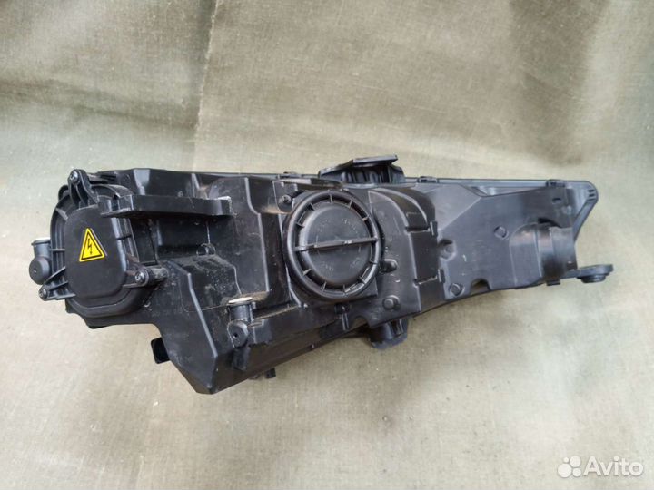 Фара левая Audi A4 8W0941005 Vag