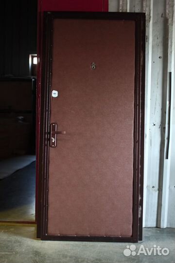 Дверь входная металлическая