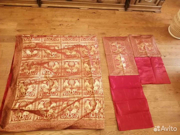 Покрывало и подушки