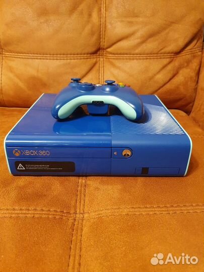 Xbox 360e синий 500гб прошит