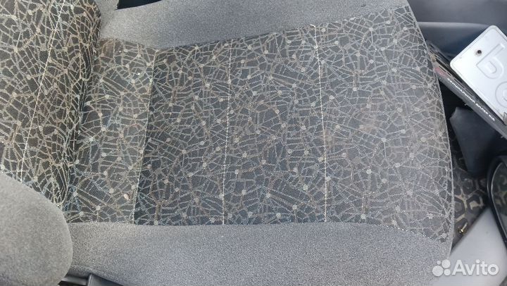 Сиденья передние