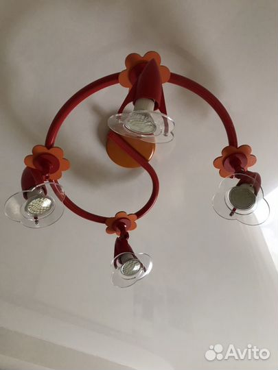 Потолочная люстра и бра для детской комнаты