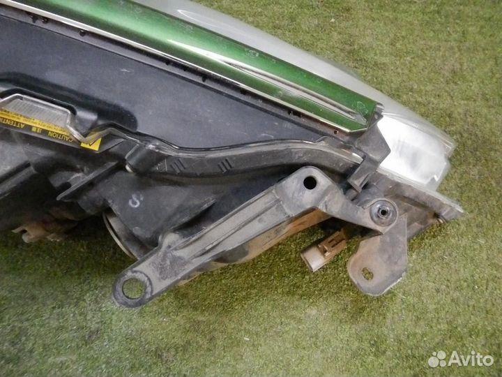 Фара левая Toyota Camry