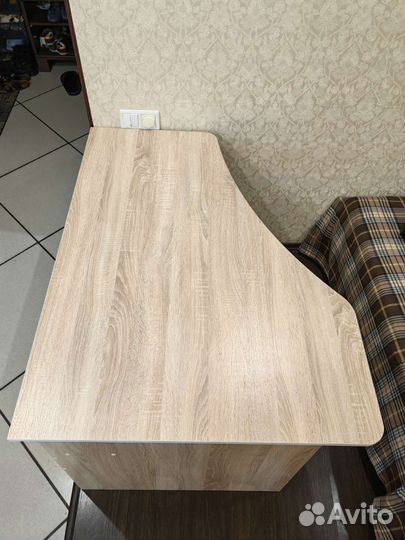 Стол письменный, угловой, светлый