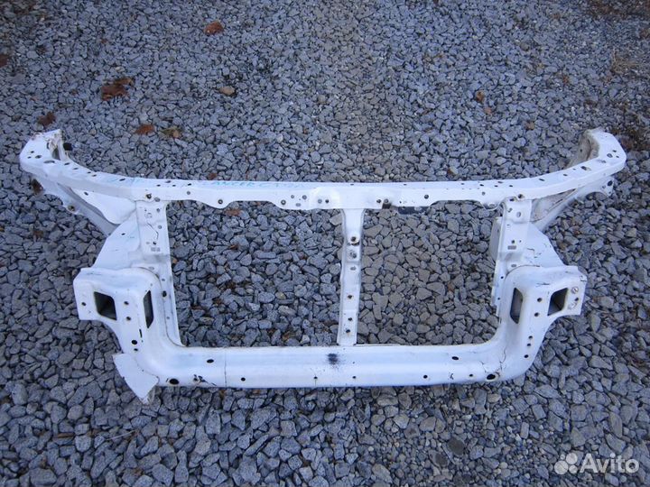 Рамка радиатора на mitsubishi lancer evolution 9