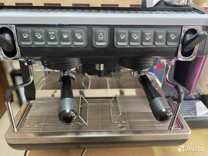 Рожковые кофемашины Nuova Simonelli рассрочка