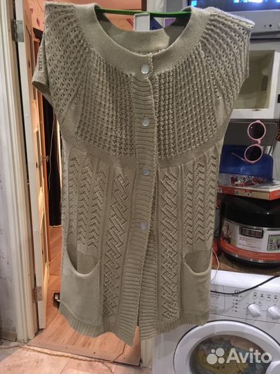 Вязаный желет