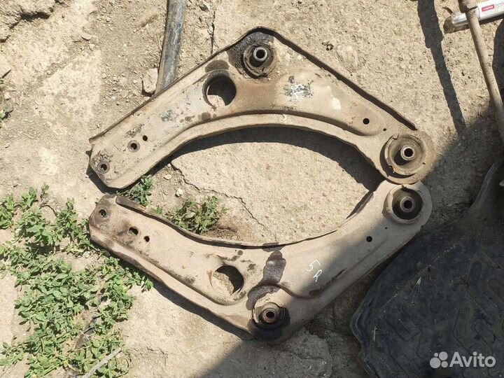 Передние рычаги Форд эскорт 5