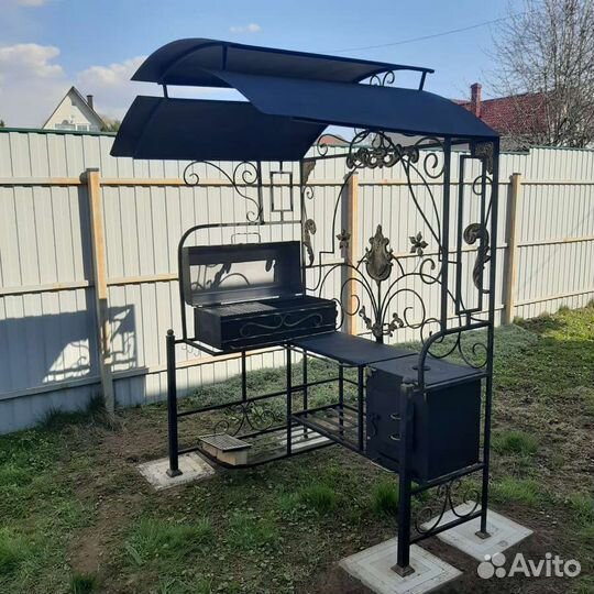 Мангал с крышей