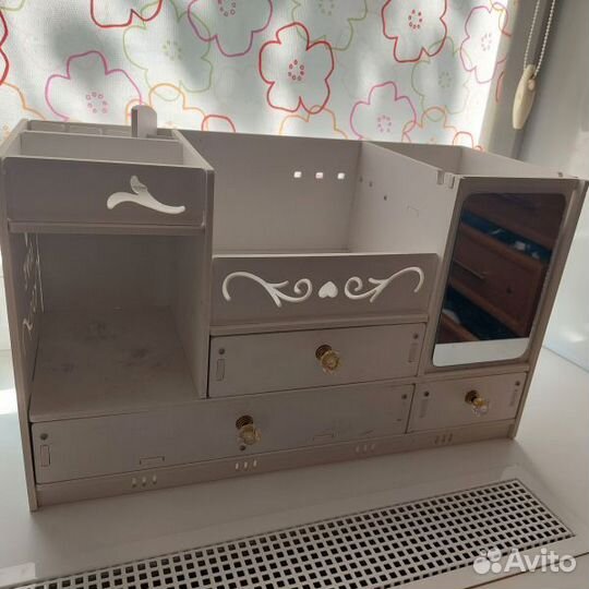 Комод для косметики
