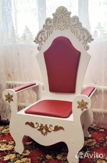Продам стул Деда Мороза