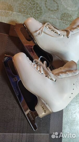 Профессиональные фигурные коньки edea 240