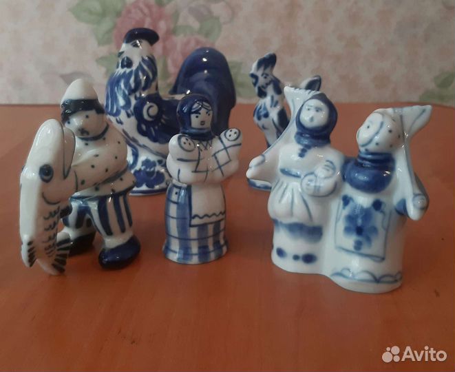 Фарфоровые статуэтки гжель 5 штук