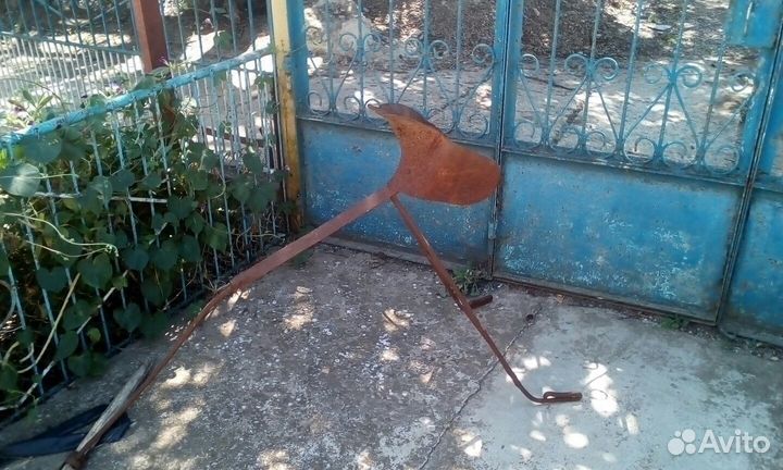 Плуг окучник ручной