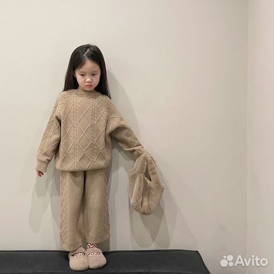 Вязаный костюм детский