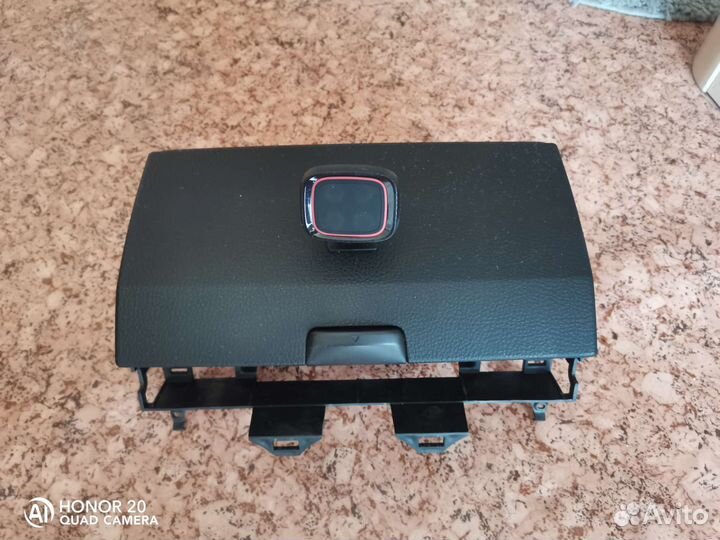 Верхний бардачок